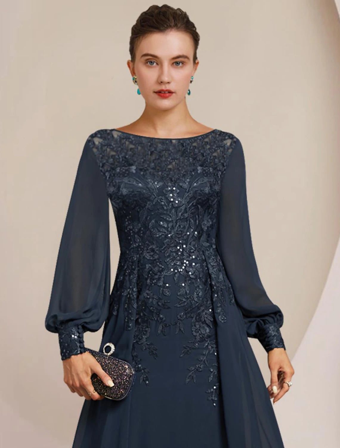 Vestido de madre de la novia con corte tubo/columna, elegante, escote redondo, largo hasta el suelo, de gasa, con encaje, manga larga y apliques de lentejuelas.